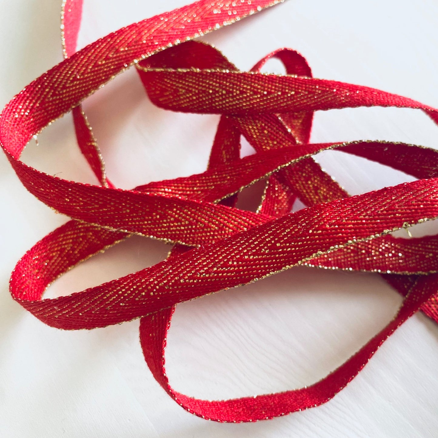 Decorative ribbons in various colors with shiny thread, 10 mm/0.39 in